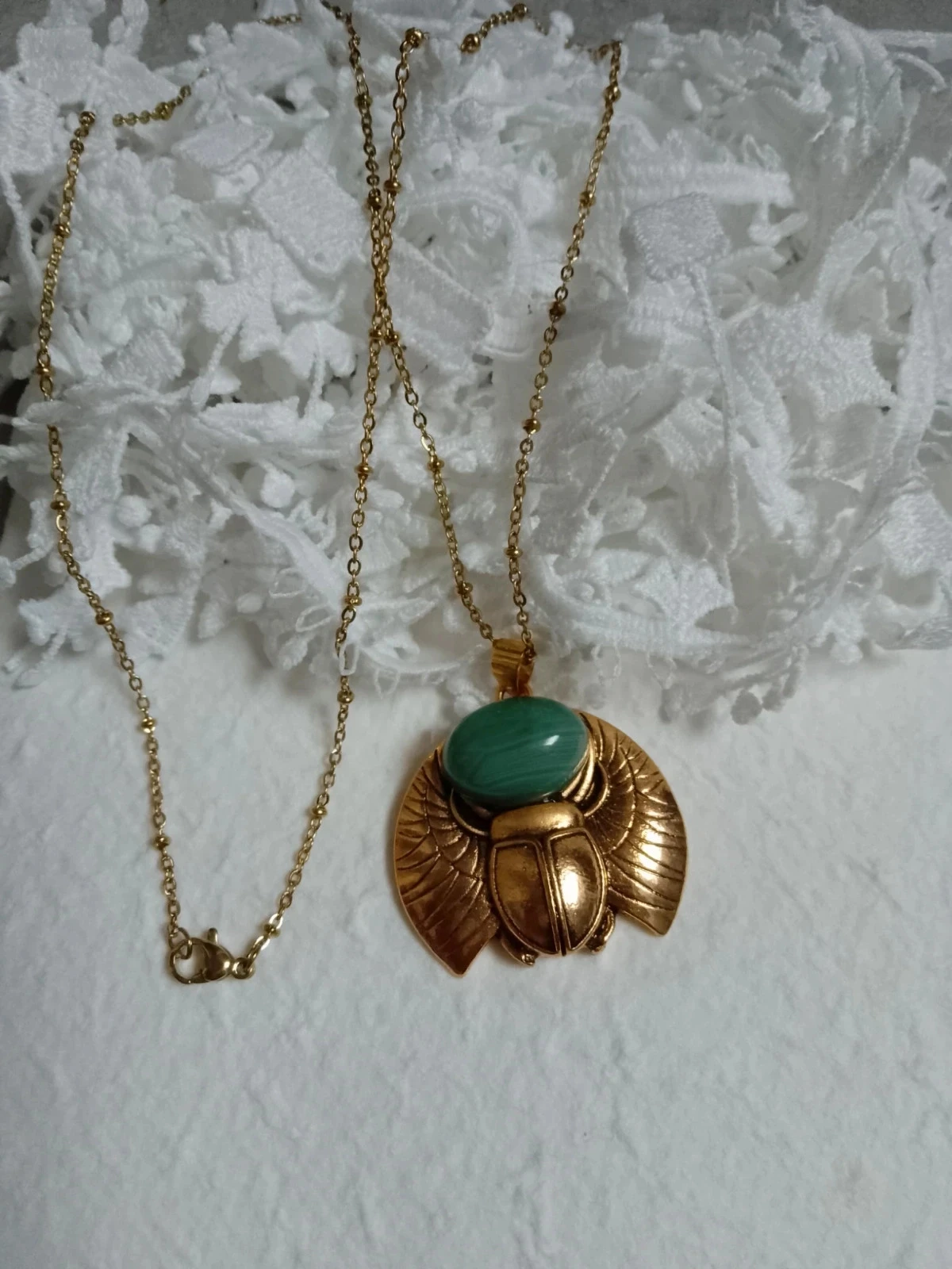 Collier bohème scarabée doré pierre agate verte